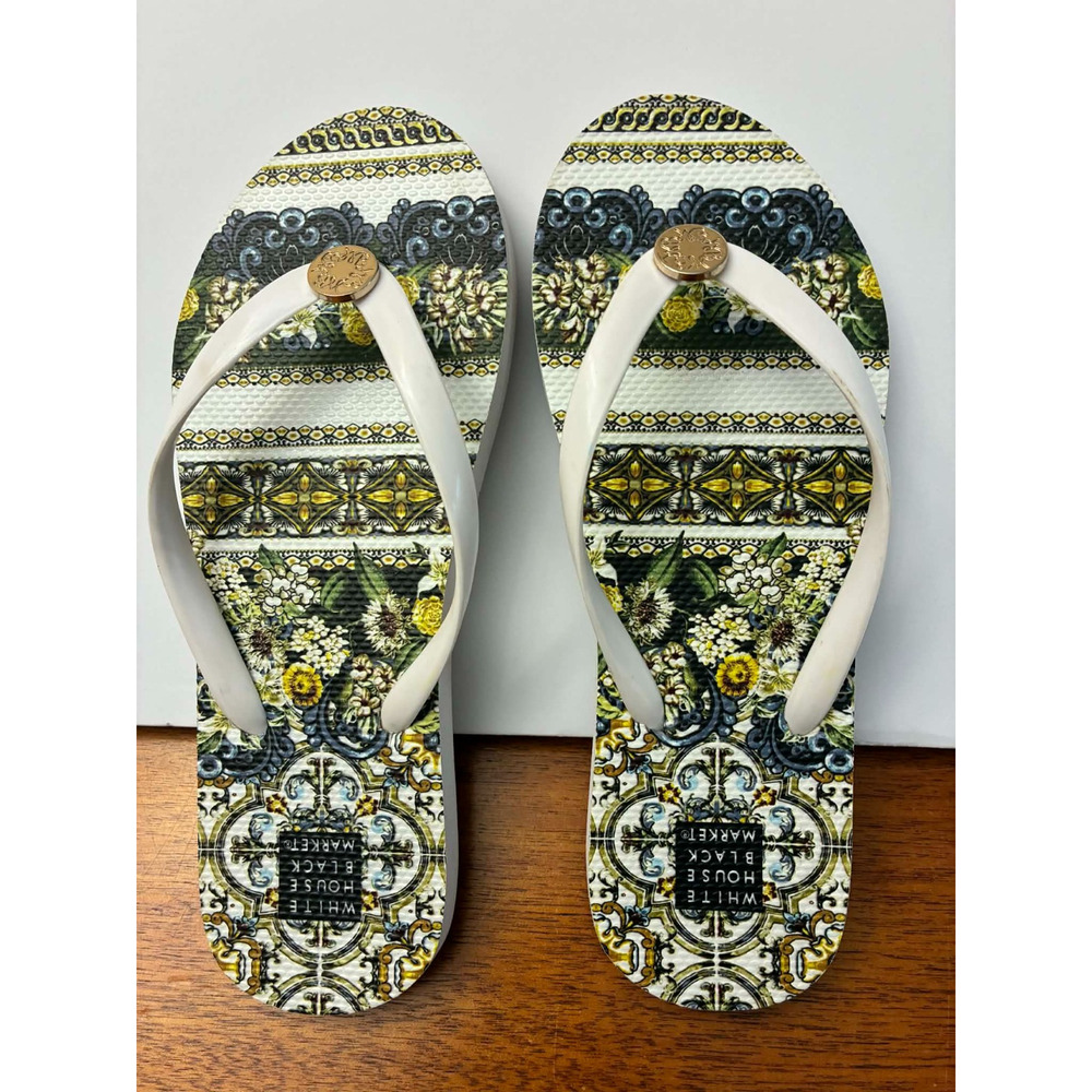 White House Black Market Flip Flop Sandals Womens 7.5‎